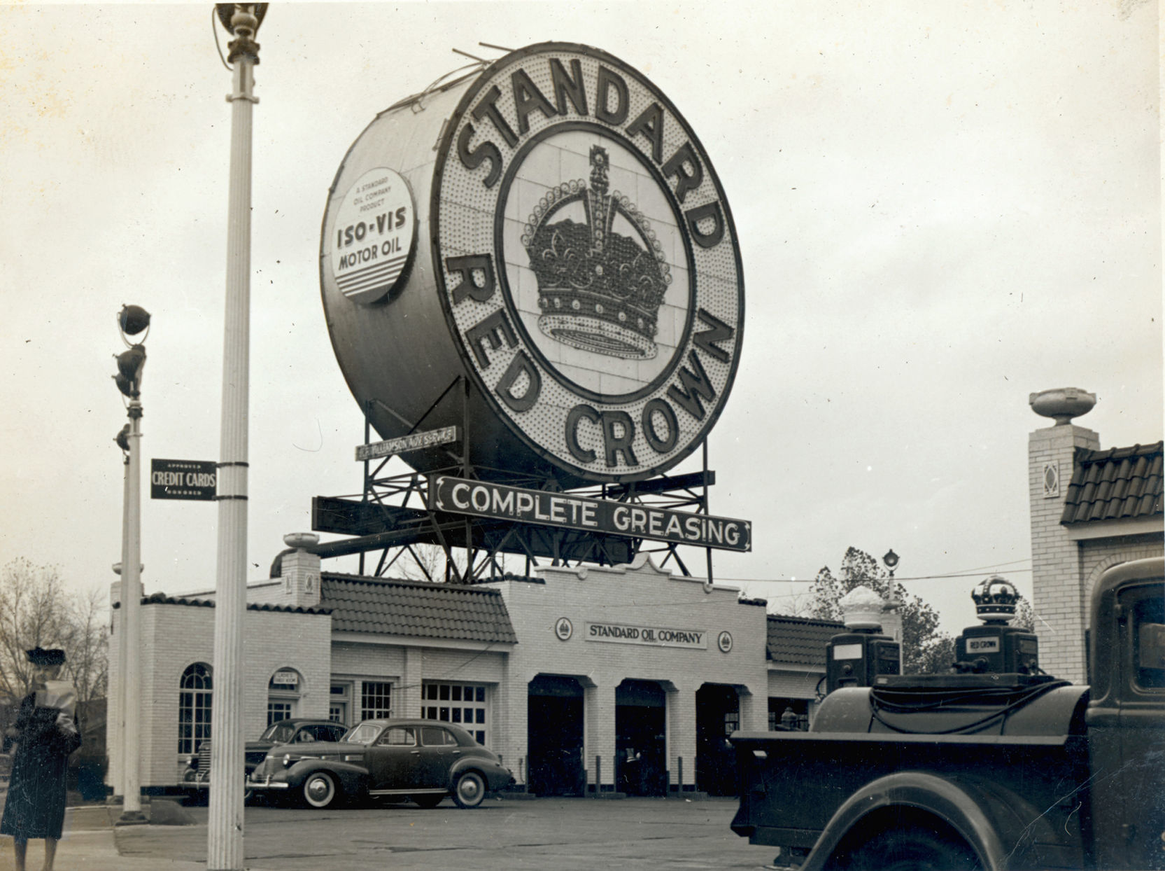 Standard Red Crown Sign